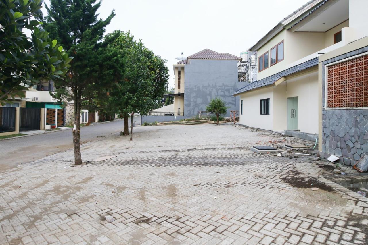 Reddoorz Plus At Panorama Villas Batu Бату Екстер'єр фото
